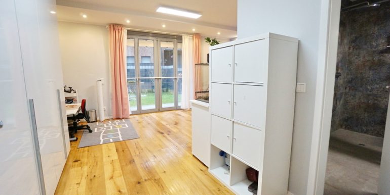 ... mit Zugang zur Terrasse