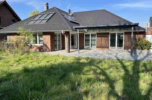 Bungalow in Menzelen-Ost