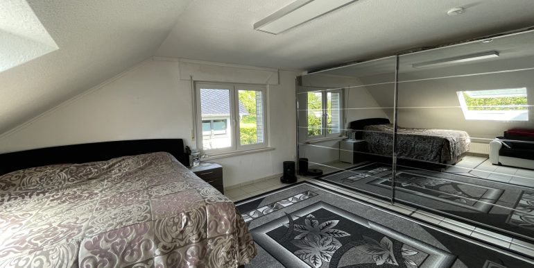 Schlafzimmer DG