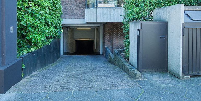 Tiefgaragenzufahrt