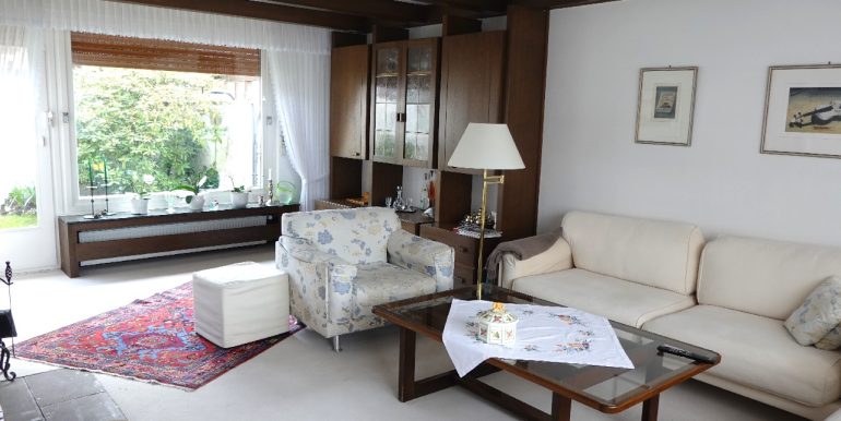 Das ca. 31 m² große Wohnzimmer...