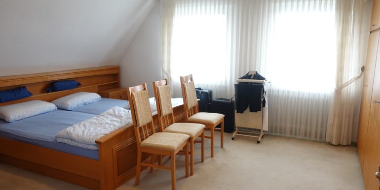 Weiteres Schlafzimmer im DG