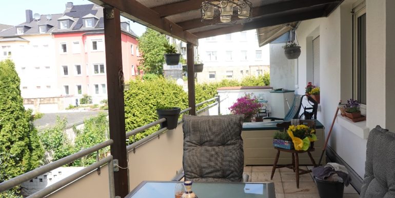 Teilüberdachter Balkon