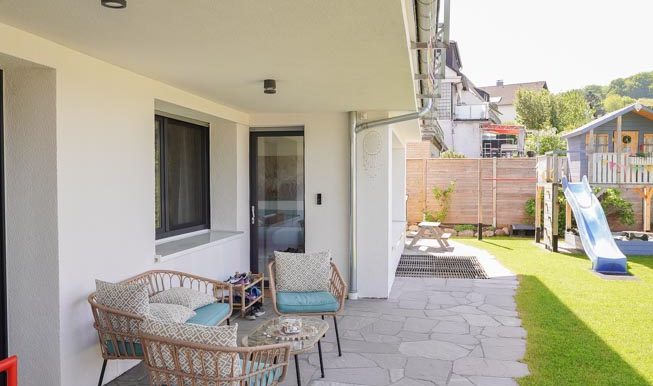 Hauptterrasse zum Garten