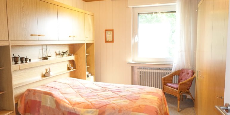 ...Schlafzimmer sowie...