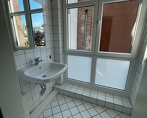 Gäste-Toilette mit Dusche