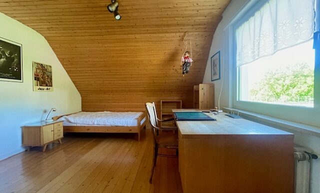 Schlaf-/Kinder-/Gäste-/Arbeitszimmer