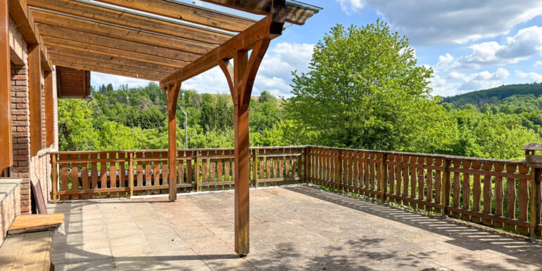 Terrasse EG links
