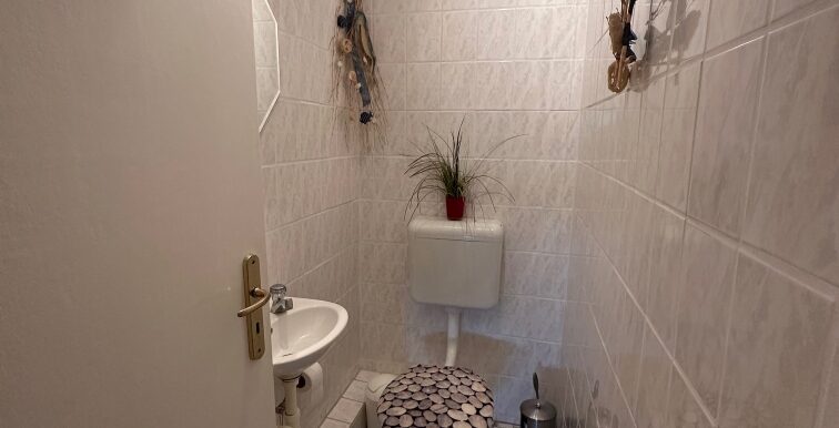 separates Gäste-WC