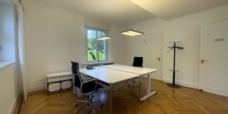 Büro EG
