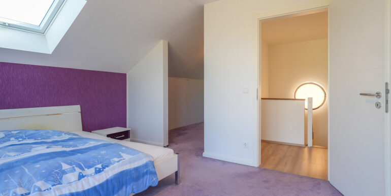 Schlafzimmer mit Ankleide