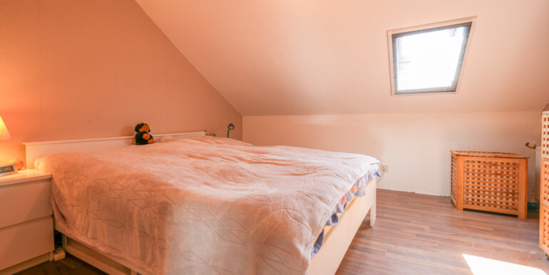 Schlafzimmer DG