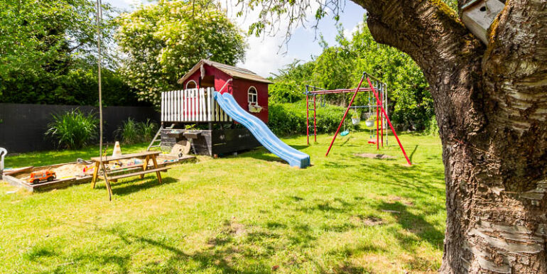 Viel Platz zum Toben, Spielen und Entdecken – ein Familiengarten, wie er sein soll.