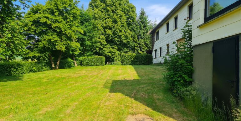 großes Grundstück