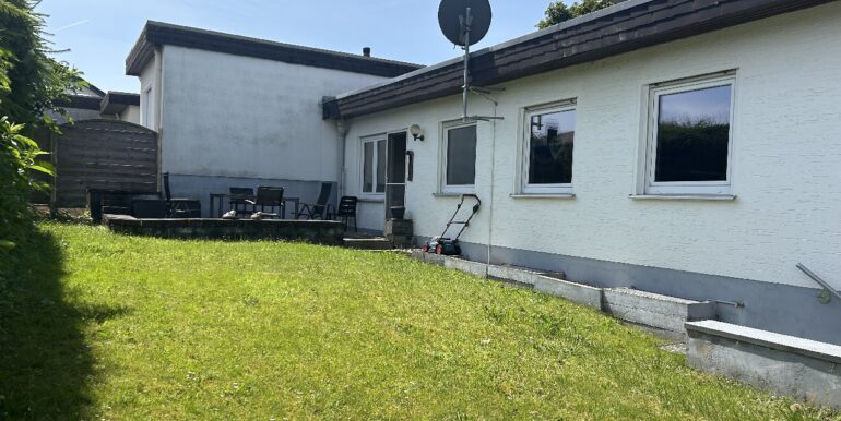 Garten mit Terrasse