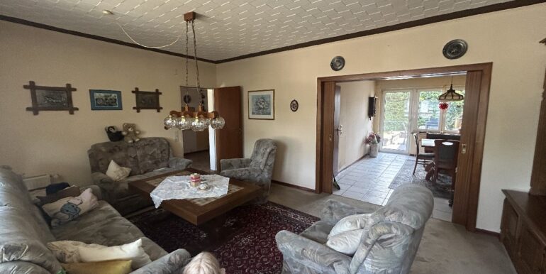 Wohnzimmer Blick ins Esszimmer