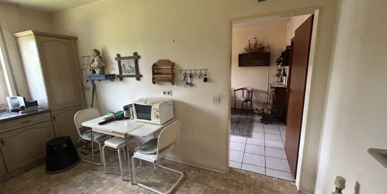 Küche Blick ins Esszimmer