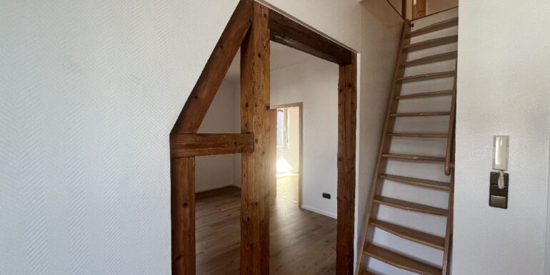 Diele mit Treppe zum Hochgeschoss