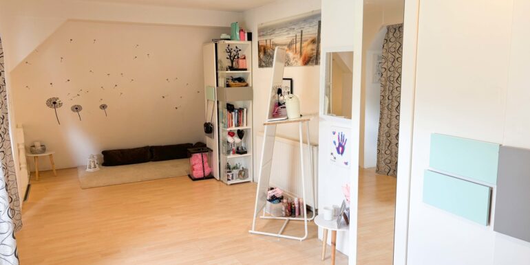 Schlafzimmer DG