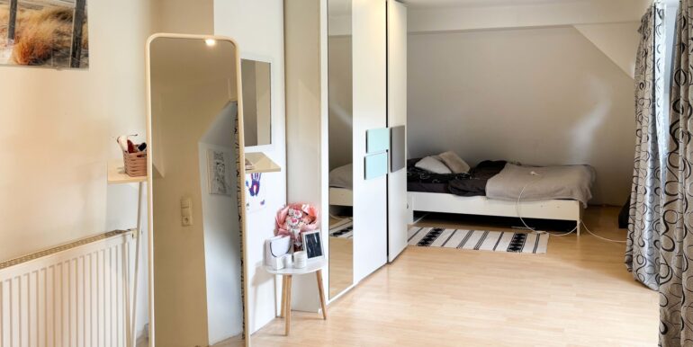 Schlafzimmer DG