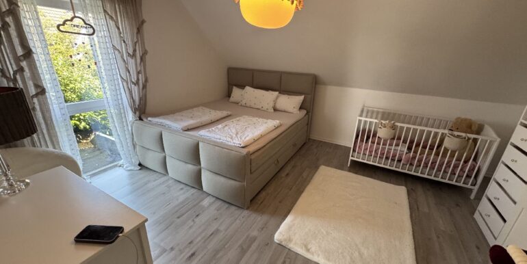 Schlafzimmer-/ Kinderzimmer