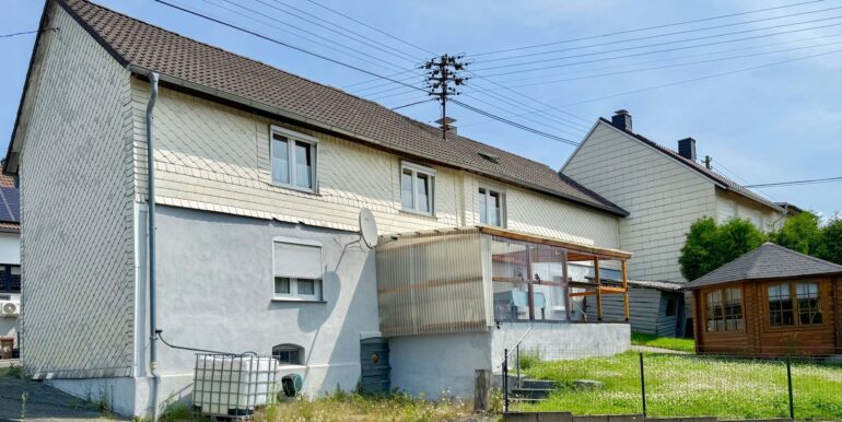 Straßenansicht