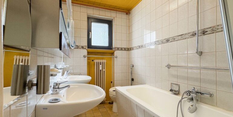 Badezimmer (1.OG)