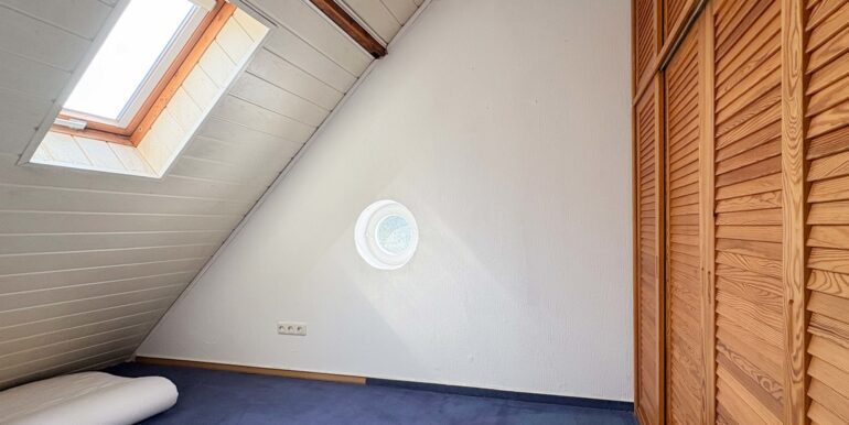 Arbeitszimmer (DG)