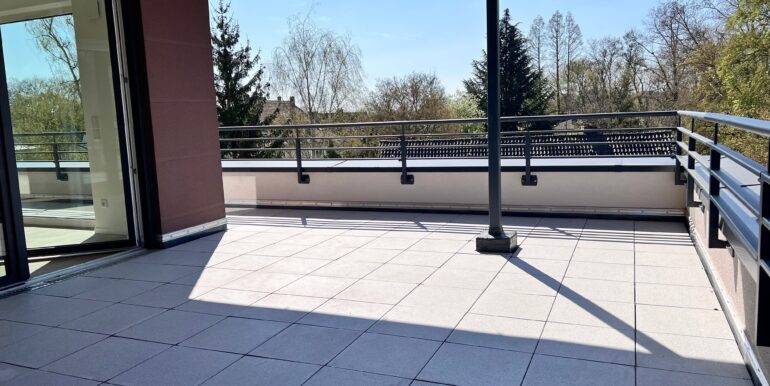 großzügige Dachterrasse_