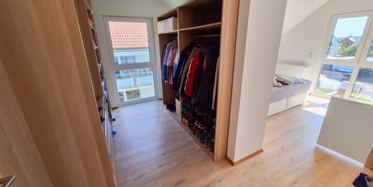 begehbarer Kleiderschrank OG