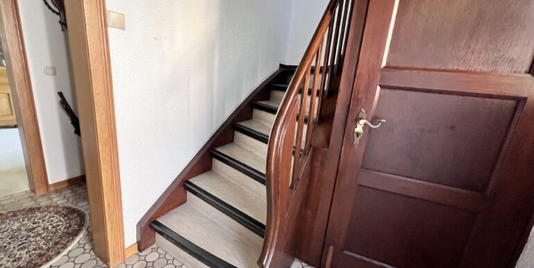 Treppe zum Obergeschoss