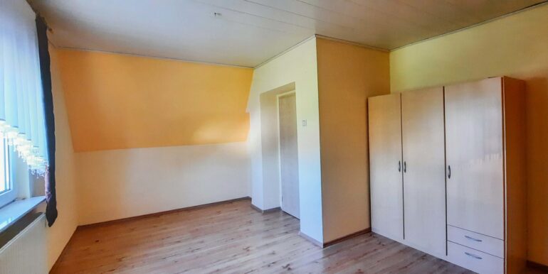 Schlafzimmer DG