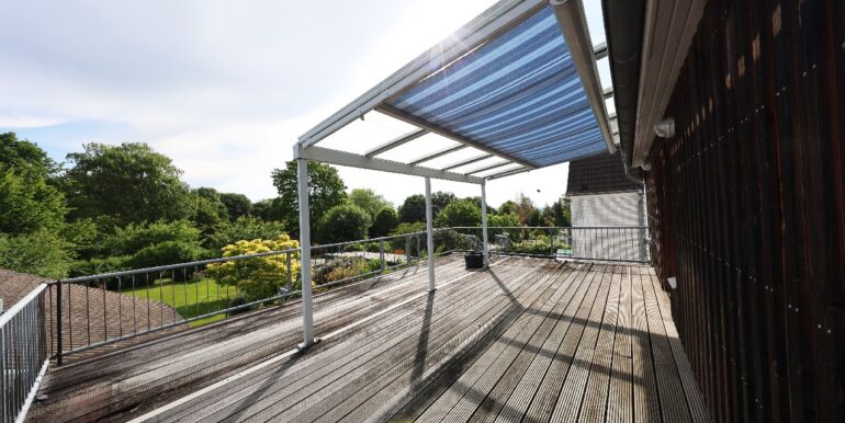 OG: Dachterrasse an der Küche