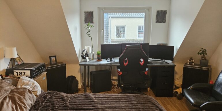 Schlafzimmer 2