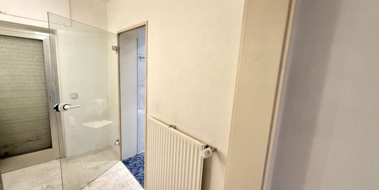 Zugang zum Schwimmbad und Sauna