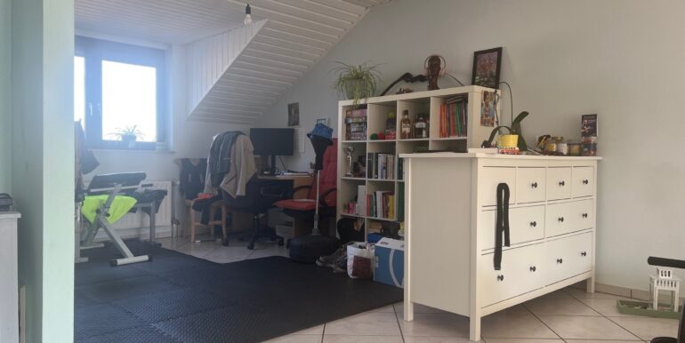 3 Zimmer derzeit Büro
