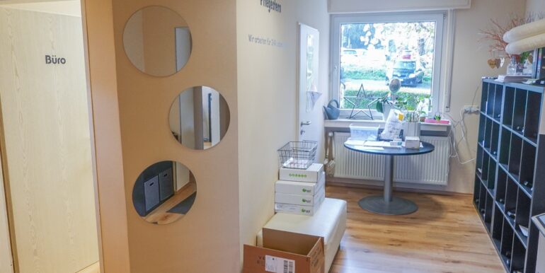Wartebereich + Abstellraum (optional Büro IV)