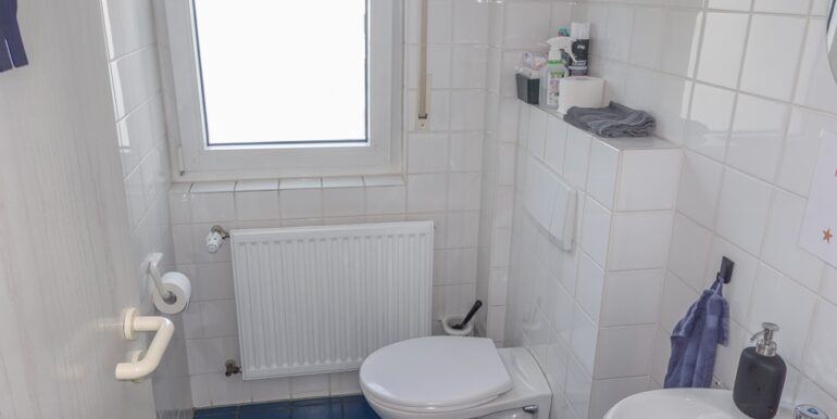 Personal-WC im Windfang