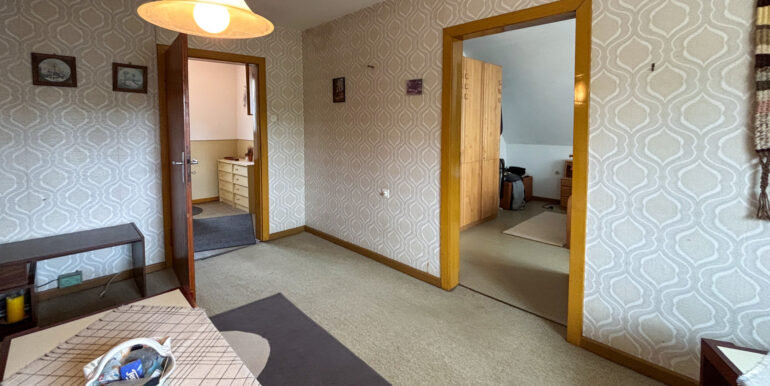 Durchgangszimmer DG