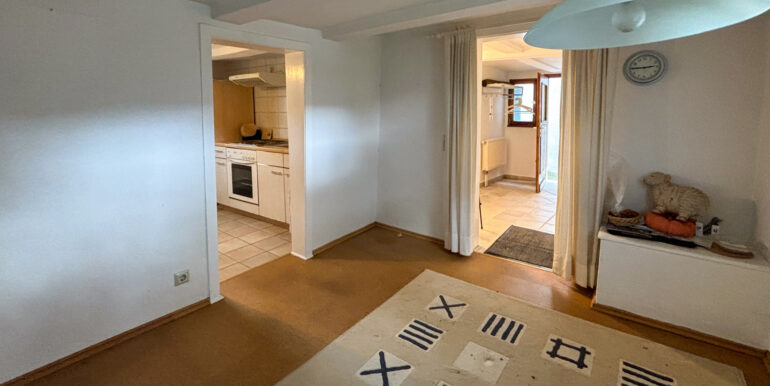 Durchgangszimmer Altbau EG