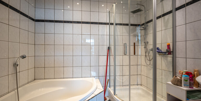 Badezimmer EG