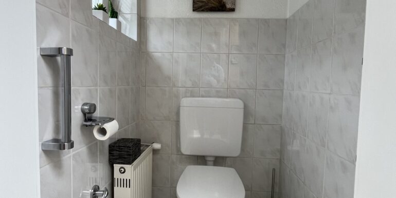 separates WC