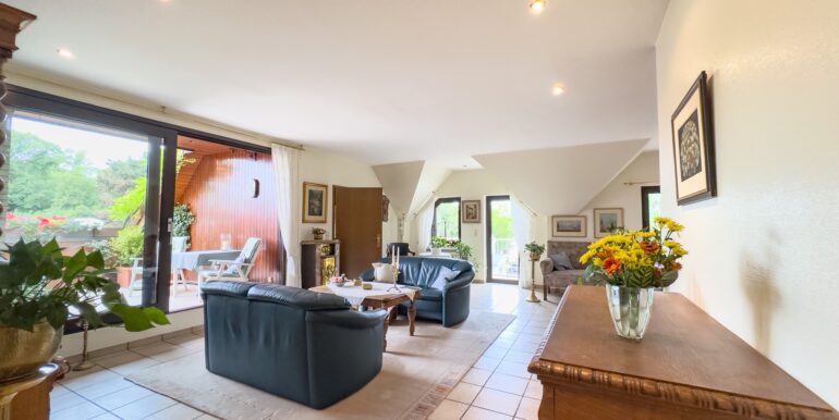 Wohnzimmer mit Loggia