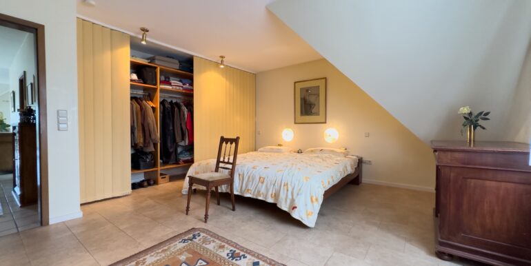 Schlafzimmer / Kleiderschrank