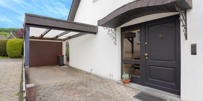 Carport  und  Garage