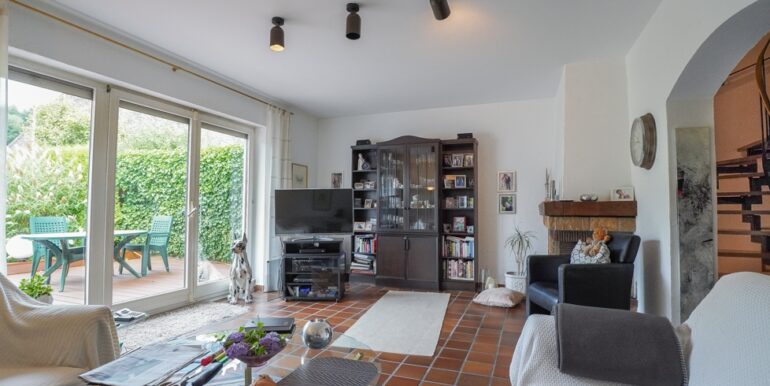 Wohnzimmer mit Kamin