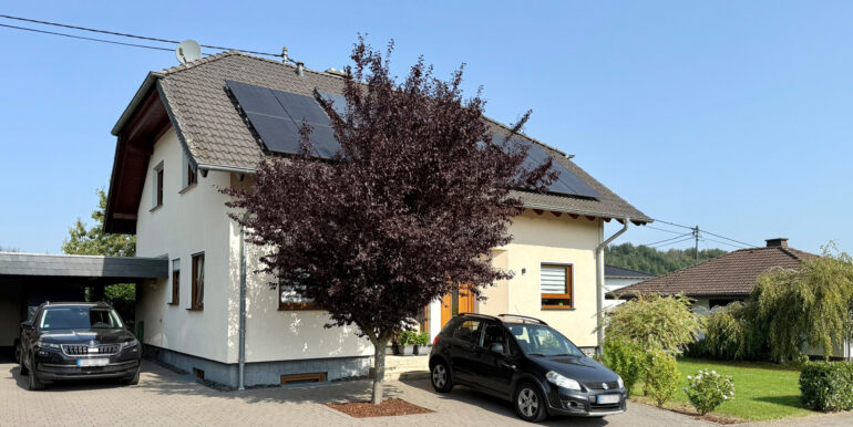 Straßenansicht