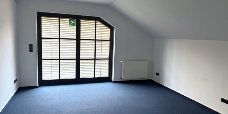 Büro (OG)