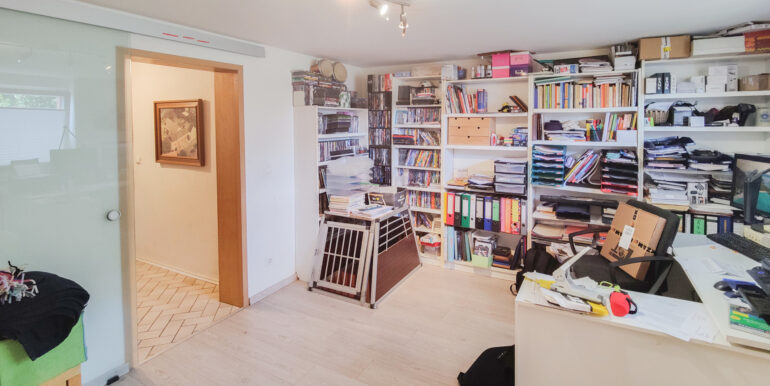 Büro EG
