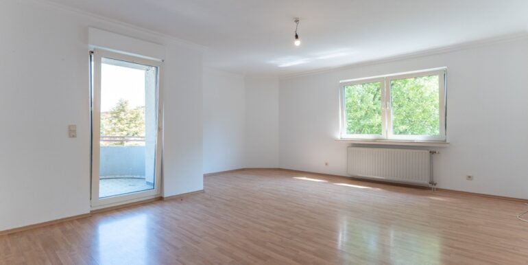Wohnzimmer mit Essbereich